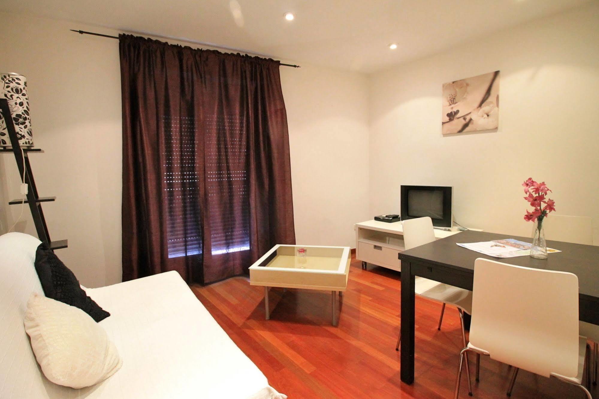 Prado Apartments Madrid Eksteriør billede
